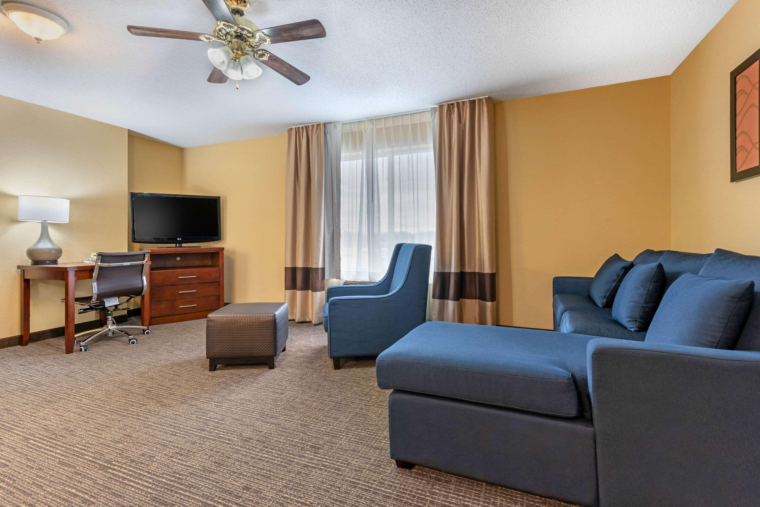 Comfort Suites Финдли Екстериор снимка
