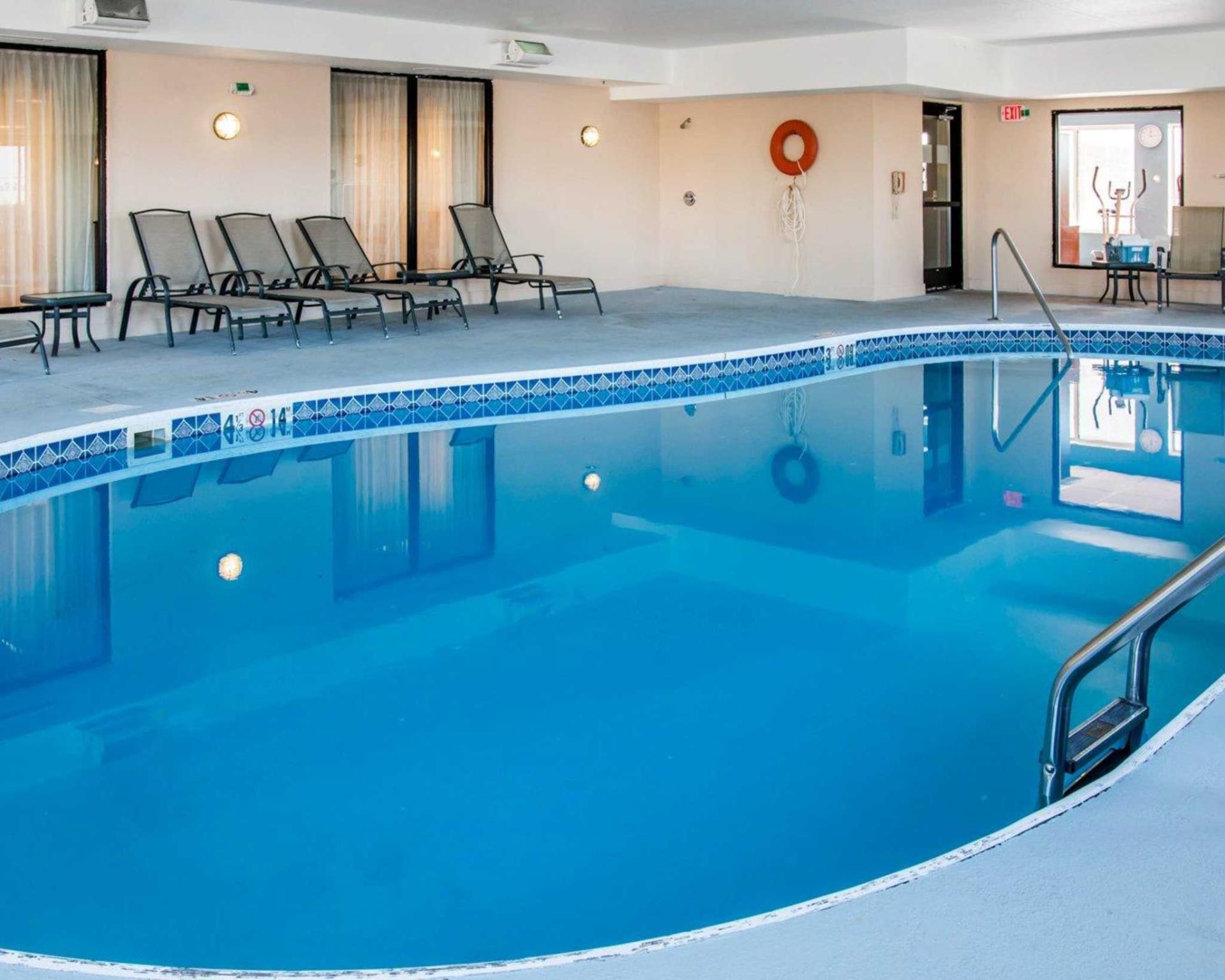 Comfort Suites Финдли Екстериор снимка