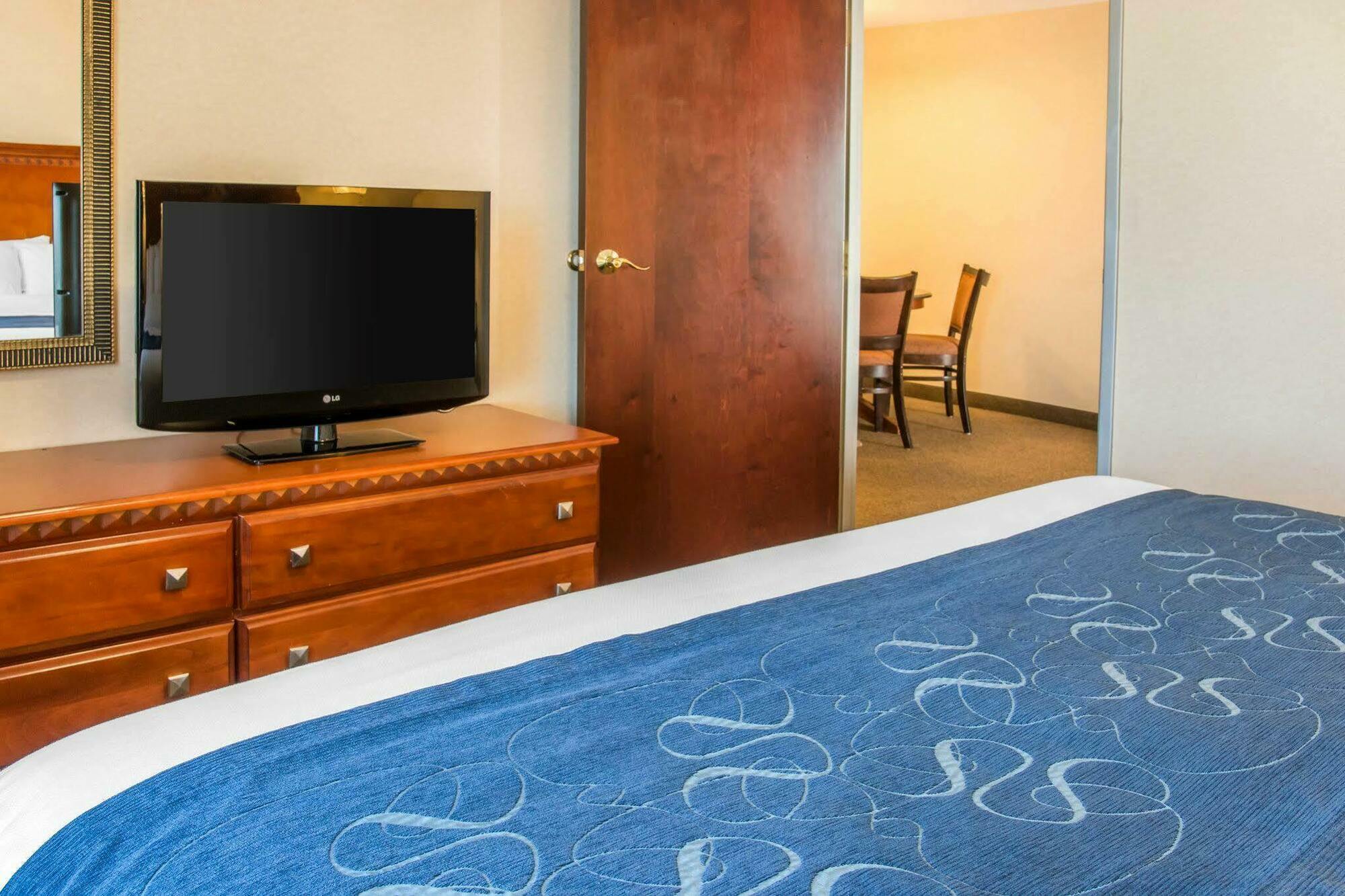 Comfort Suites Финдли Екстериор снимка