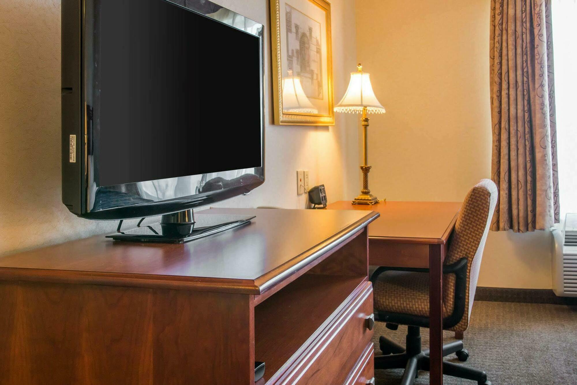 Comfort Suites Финдли Екстериор снимка