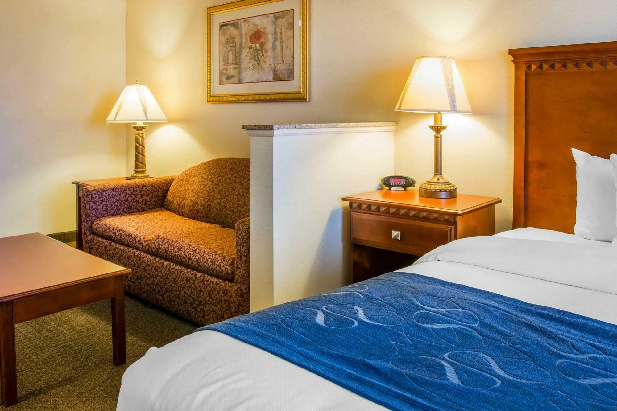 Comfort Suites Финдли Екстериор снимка