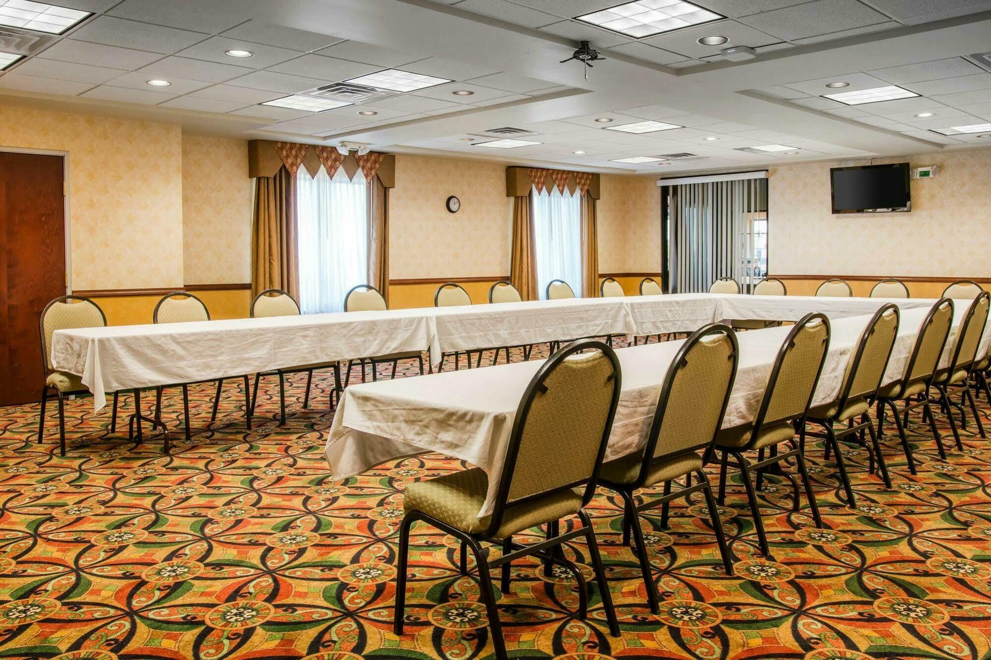 Comfort Suites Финдли Екстериор снимка